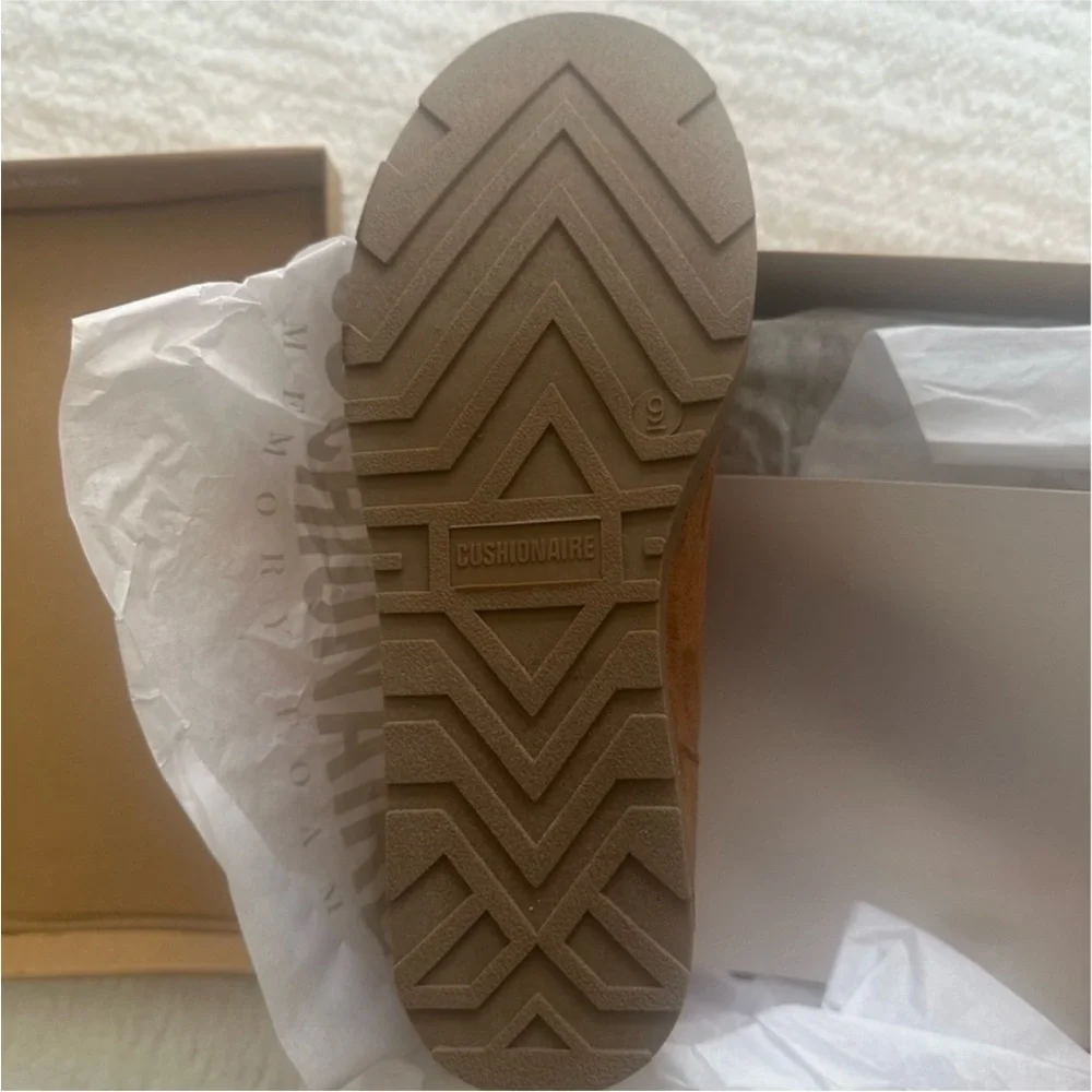 Cushionaire Kenzie Wedge Bootie New in Box Size 10
